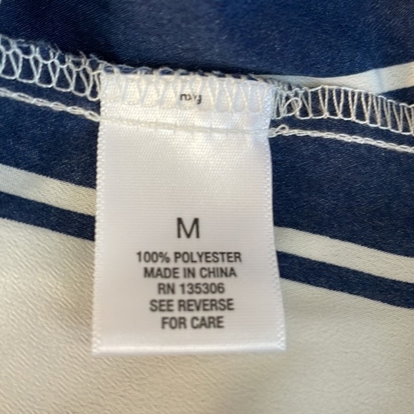 Roz & Ali Stripe Tie on Sleeve Top - Picture 6 of 6